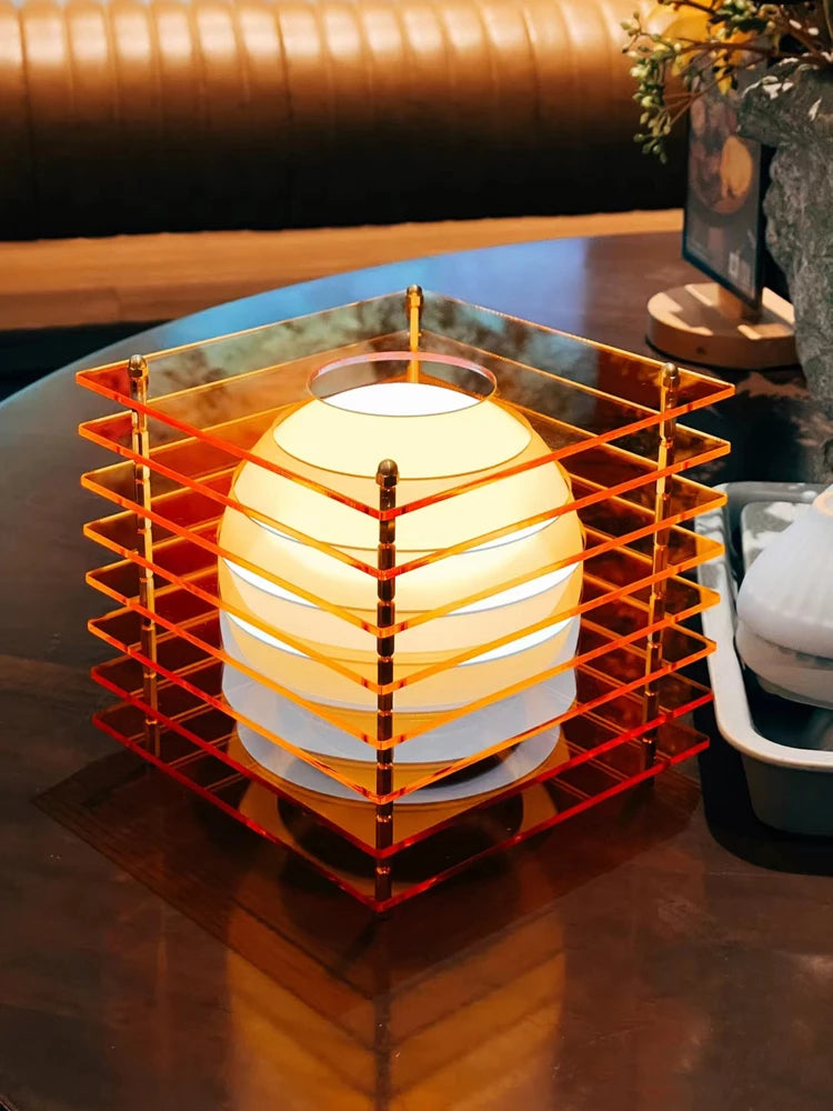 Lámpara de mesa con caja acrílica