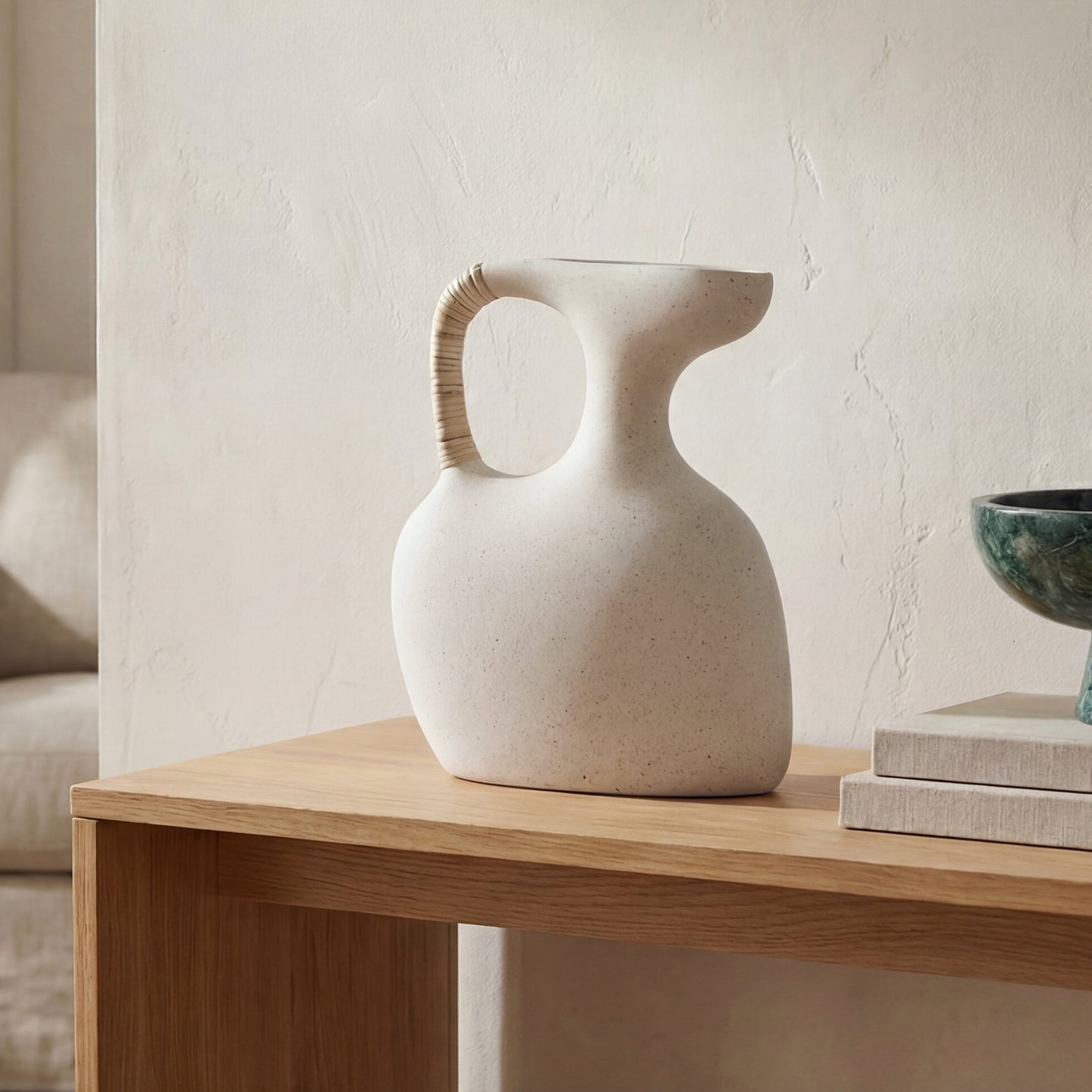 Vila 13In Sculptural Vessel Cream White