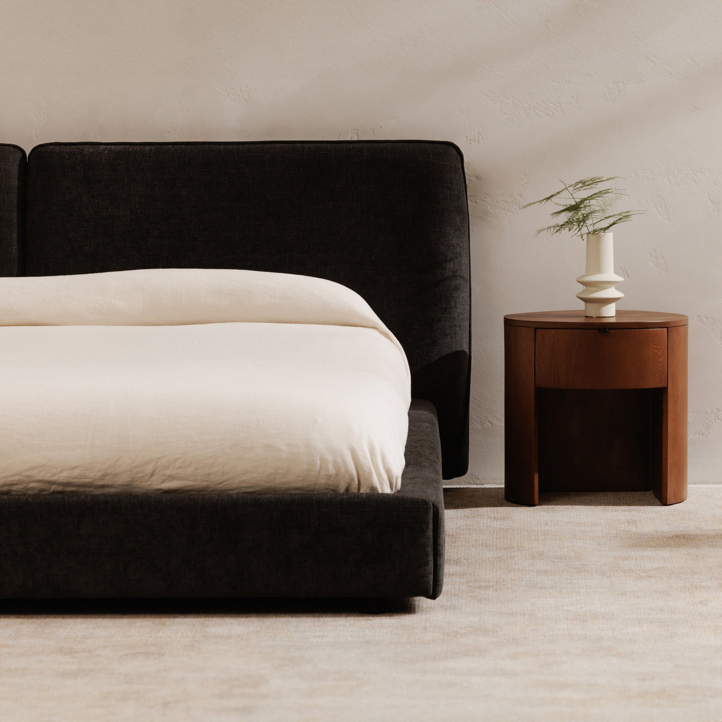 Zeppelin Queen Bed