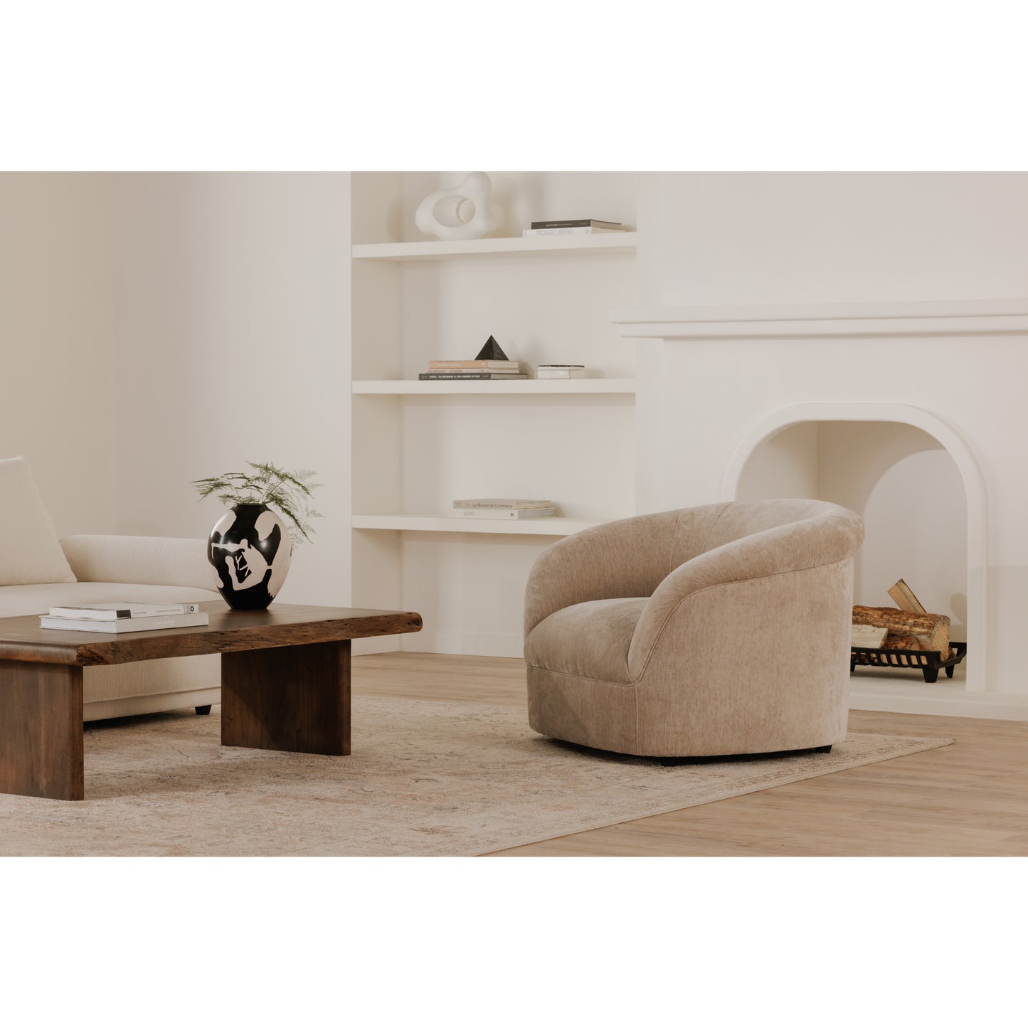 Thora Lounge Chair Beige