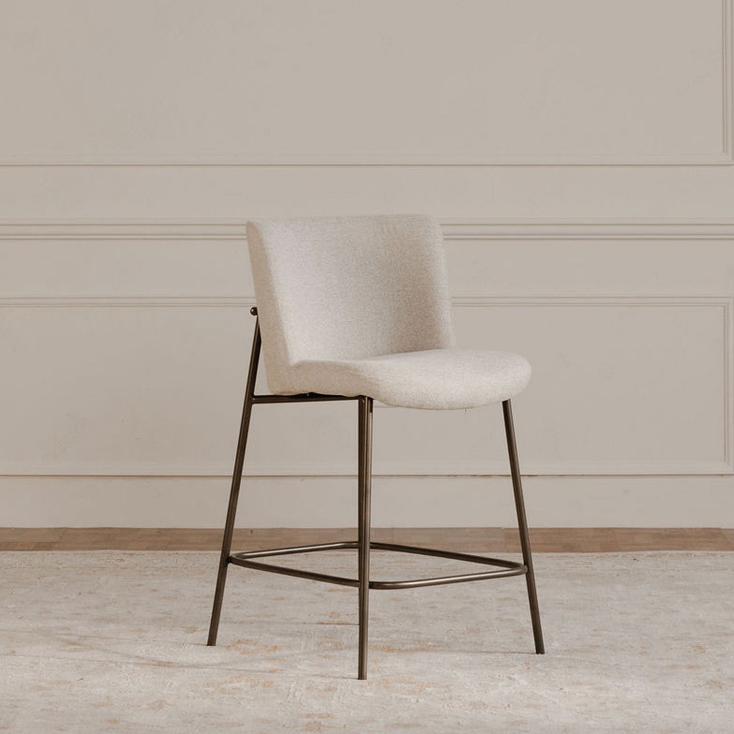 Early Bar Stool Beige